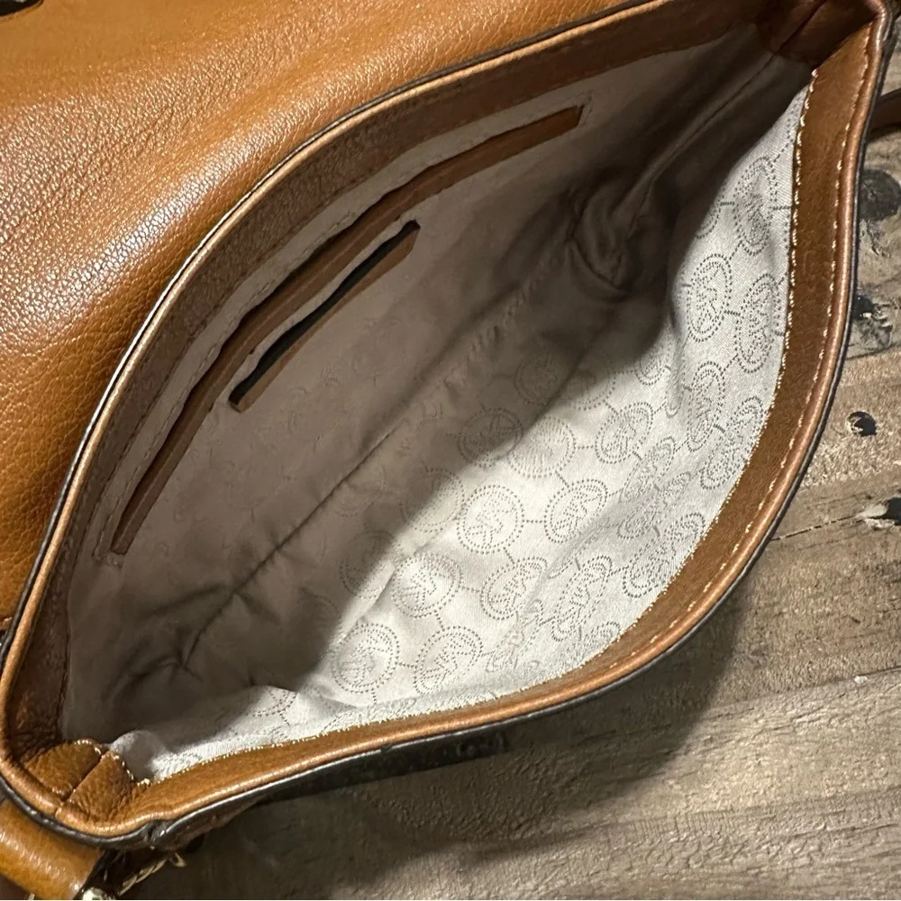 Michael Kors Padlock Crossbody - Picture 9 of 11